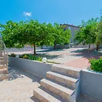 Ξενοδοχείο με διαμερίσματα Calua Seaview Rooms