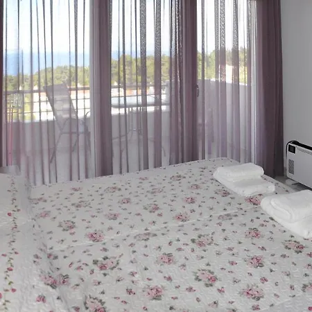 Lägenhetshotell Calua Seaview Kryopigi